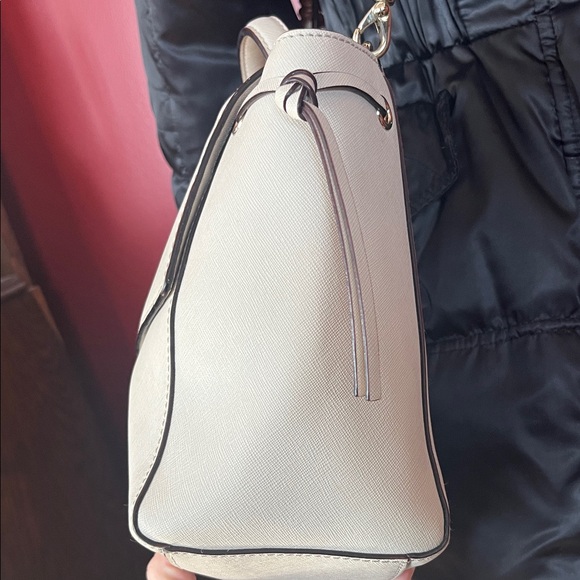 EUC Elegant Kate Spade leather Cream Crossbody Bag - Picture 5 of 16